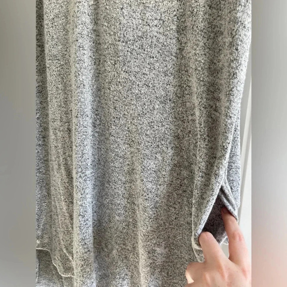 Soma Medium Brushed Cozy Long Gray Hooded V-Neck Sleepshirt - Picture 9 of 10